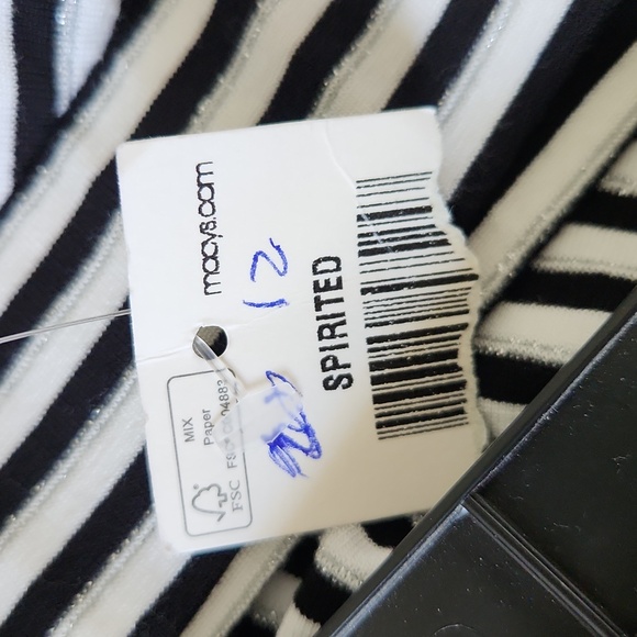 INC 4/$10 - Picture 5 of 7